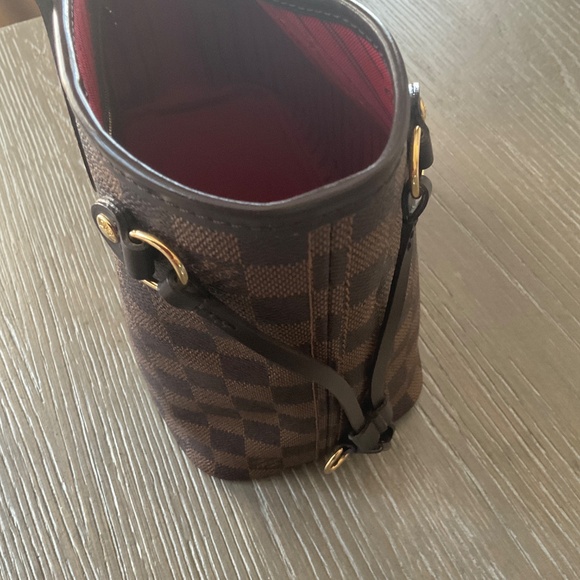 Authentic LOUIS VUITTON Damier Ebene Neverfull PM. - Picture 7 of 10